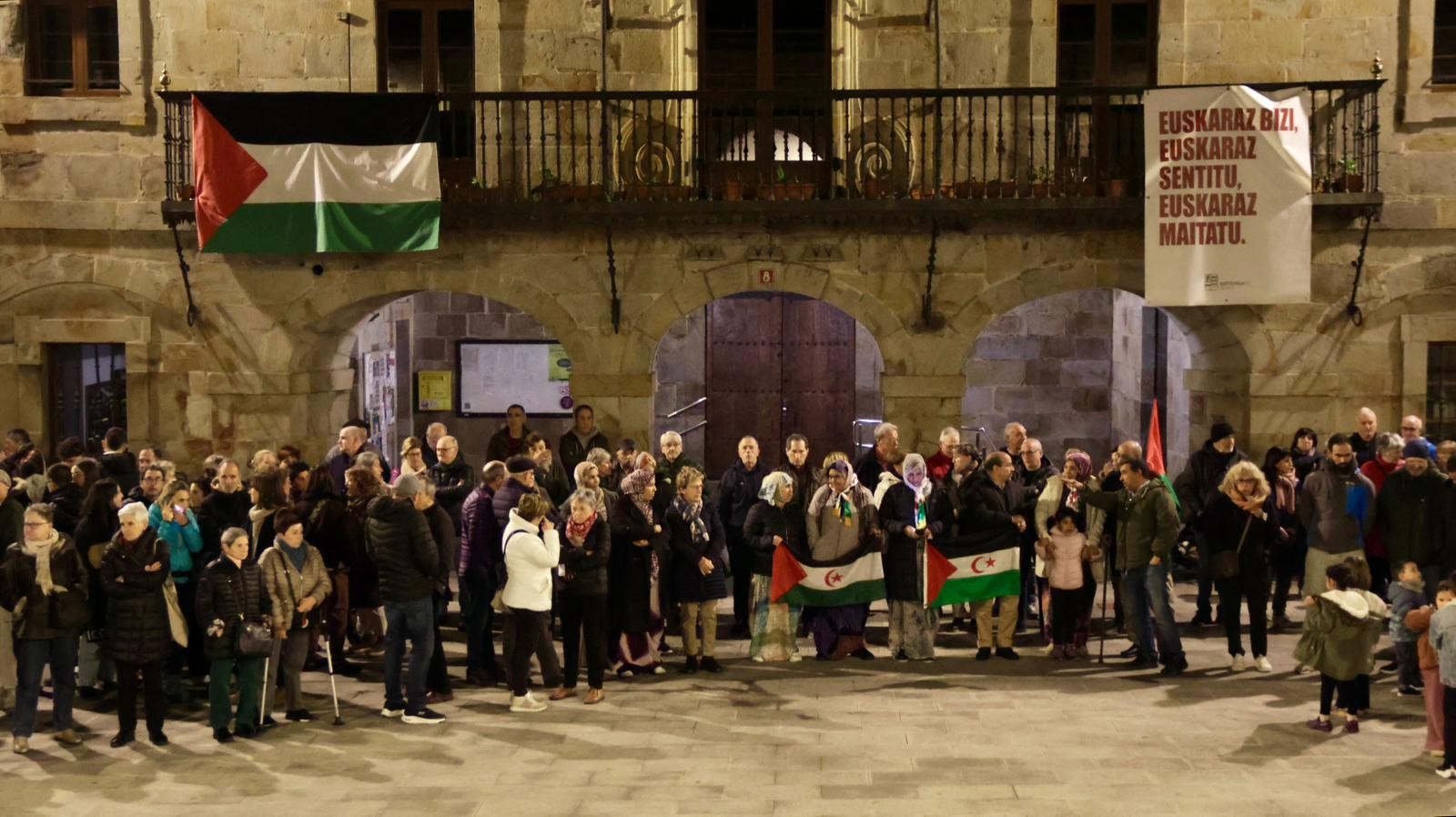 Mohamed Lamineren heriotza salatu dute Antzuolan
