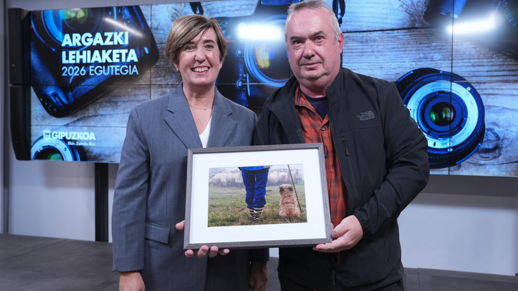 Joserra Txintxurreta oñatiarrak irabazi du Aldundiaren 2026ko egutegiko lehiaketa, Gipuzkoako artzaintza omenduz