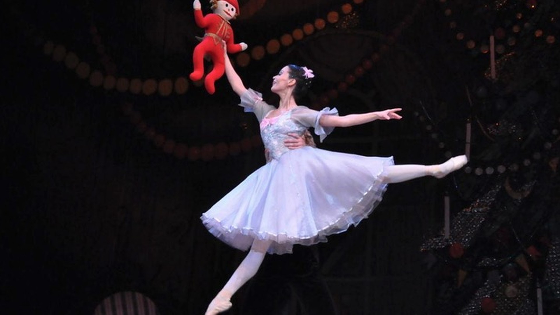 Ozenki elkarteak bihar jarriko ditu salgai 'El Cascanueces' ballet-ikuskizunerako sarrerak