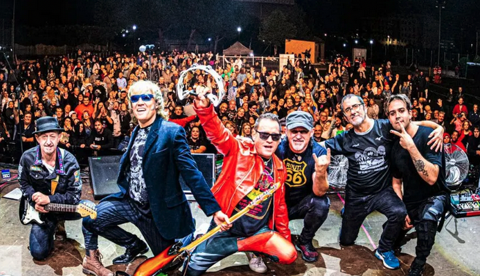 Rock con Ñ: "Jendeari eskatzen diguna ematen diogu: modaz pasatzen ez diren ereserkiak"