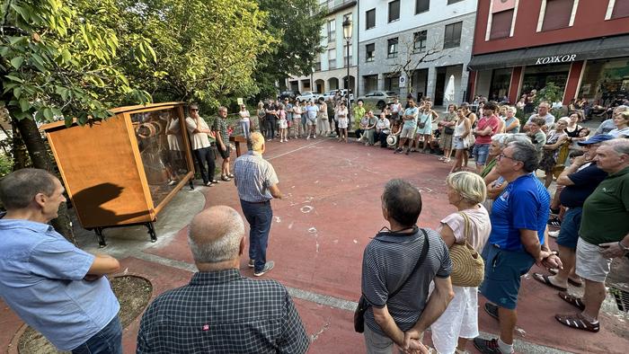 Antzuolako narrugintzari aitortza egiten dion erakustokia bistaratu du Narruolak