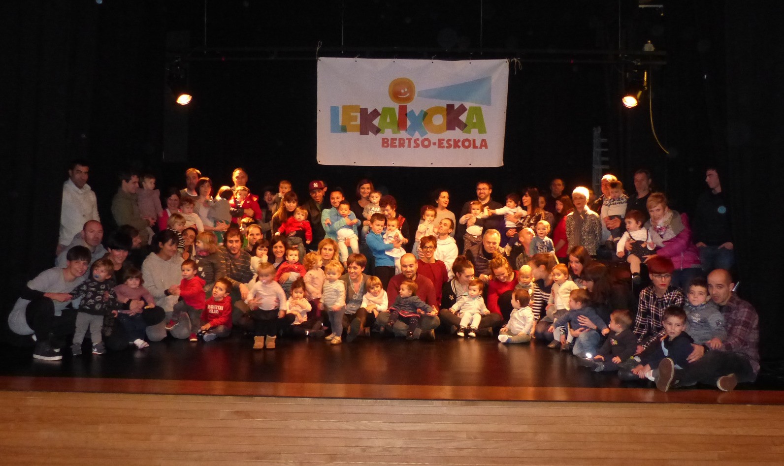 Lekaixokak bertso liburua egingo die 2017an jaiotakoei