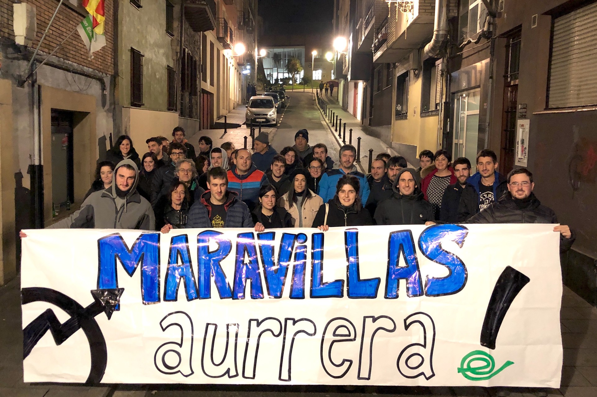Maravillas gaztetxea babesteko aldarria Arrasaten, Iruñeko manifestaziora begira