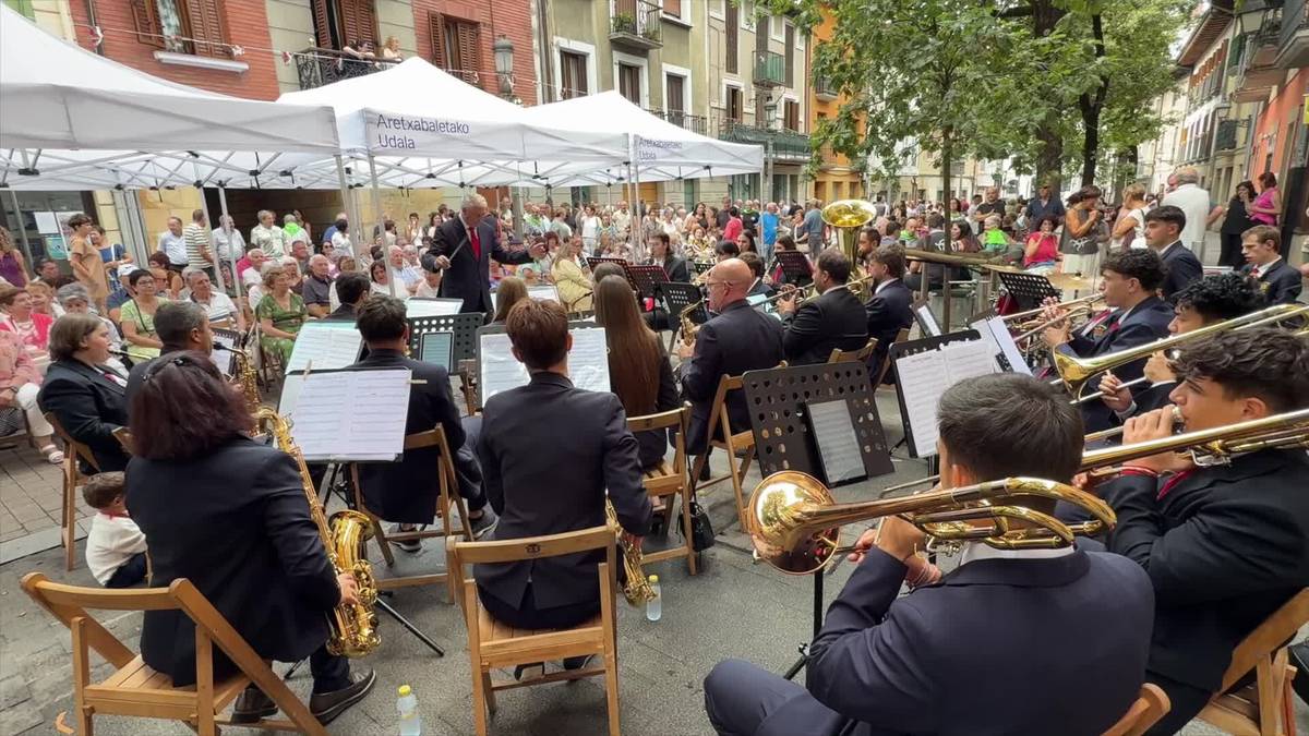Milagroko bandaren musikak hartu du Durana kalea beste urte batez