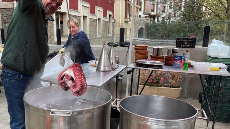 250 olagarro razio zerbitzatu zituzten zapatuan Pake Lekun