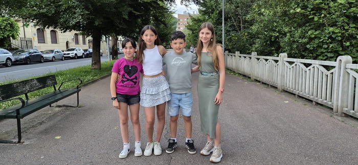 San Juan jaiei begira, haurrek danborrak astinduko dituzte