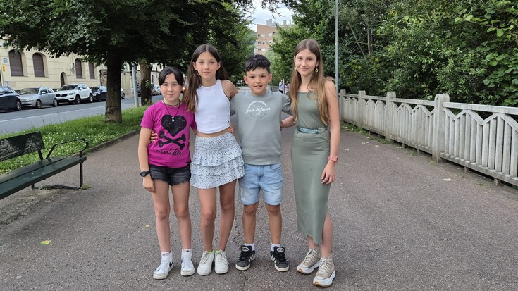 San Juan jaiei begira, haurrek danborrak astinduko dituzte