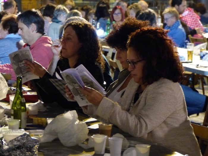 Kantu herrikoiak abesten hasiko dituzte jaiak