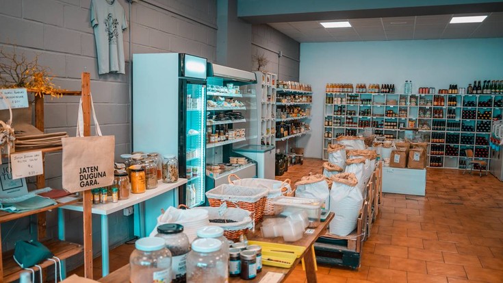 Albistegia: 2025-11-17