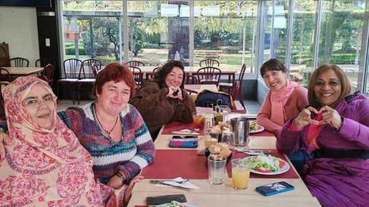 Auzoko Eskoriatza taldekoak Oñatin izan dira herrigunea bisitatzen