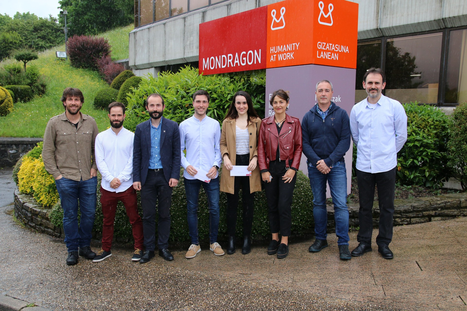 Mondragon Unibertsiteak eta Mondragonek gradu-amaierako euskarazko proiektuak saritu dituzte