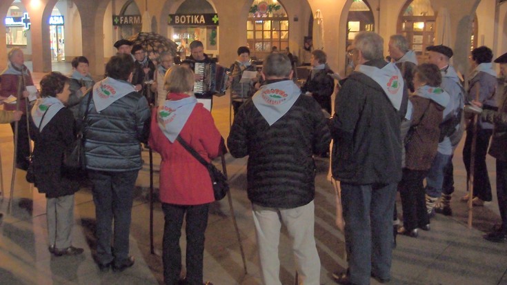 Kantua, dantza eta idazketa lantzea aukeran, Basotxoren eskutik