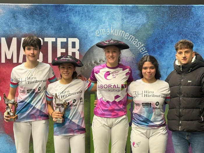 Lau eta erdiko gazte kategoriako txapelduna da  Lur Egizabal elgetarra