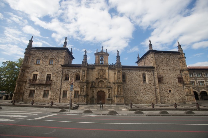 Oñatiko Unibertsitatea birgaitzeko lanak esleitu dituzte 2,2 milioiko aurrekontuarekin