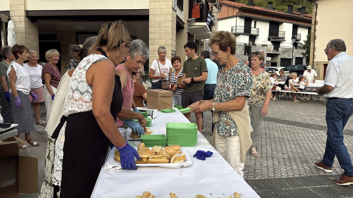 Elkartasun jaiarekin hasi du ikasturtea Anelkarrek