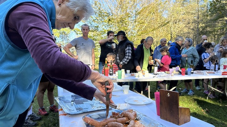 Jai giroan inauguratu dute Azaldegietako atsedengune berritua