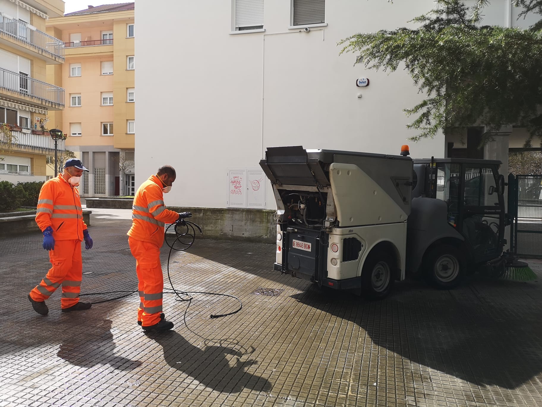 Kaleko garbitasunari arreta berezia jarri diote egunotan Aretxabaletan