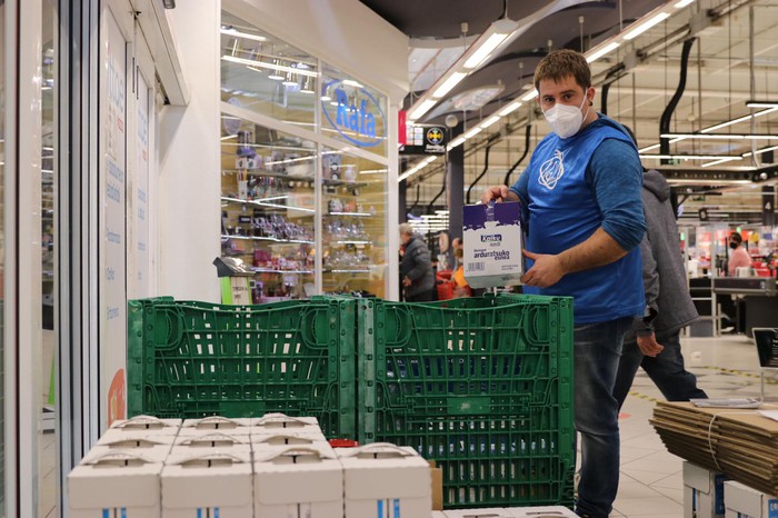 Martxa onean hasi da Zaporeak taldearen esne bilketa