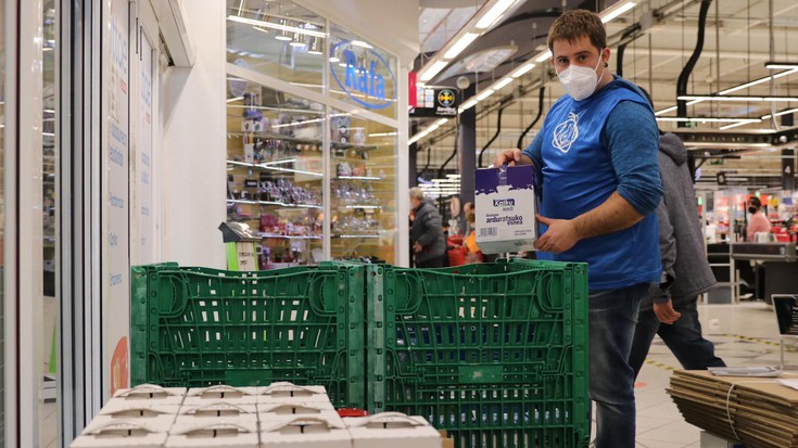 Martxa onean hasi da Zaporeak taldearen esne bilketa