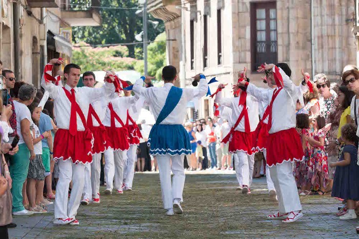 Oñatiko kaleak lepo bete dira beste behin Corpusetako prozesioan - 2
