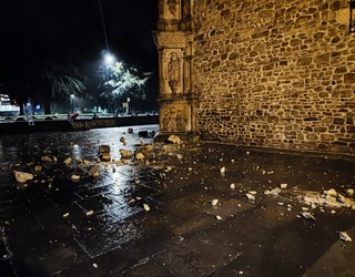 Sancti Spiritus Unibertsitatea tximistak jo ostean, harriak lurrean
