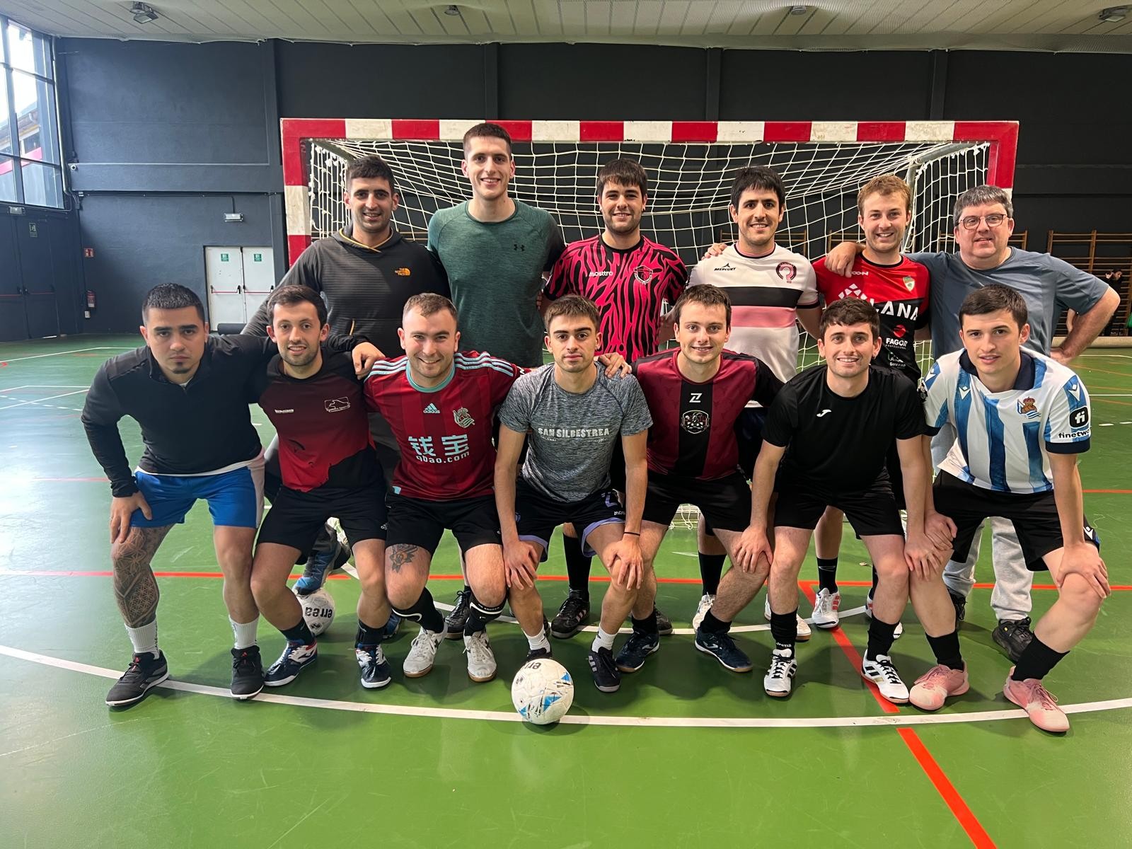 Euskal Ligara igotzeko gogoz dago areto futboleko senior taldea