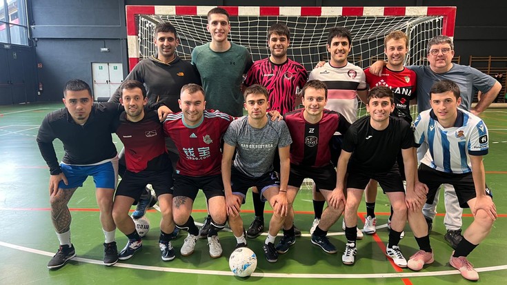 Euskal Ligara igotzeko gogoz dago areto futboleko senior taldea