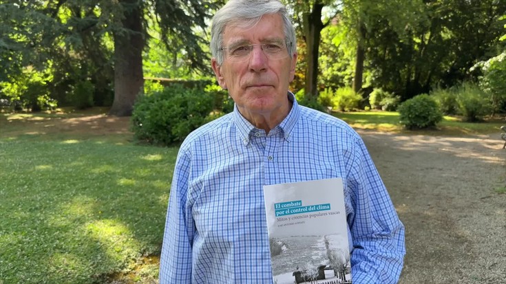 Jose Antonio Azpiazuk 'El combate por el clima' liburua aurkeztu du