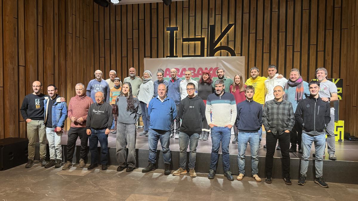 Goi mailako bertso saioak egosteko, puntako osagaiak Aramaioko eskolatik