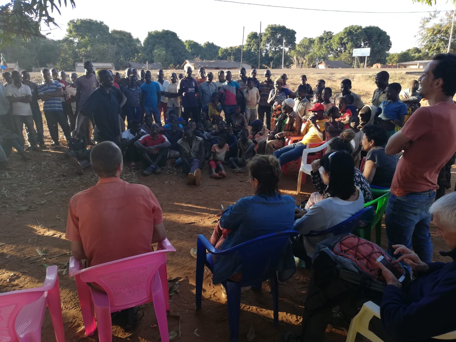 Mundukideko ordezkariek Mozambikeko Niassa probintziako nekazariak bisitatu dituzte