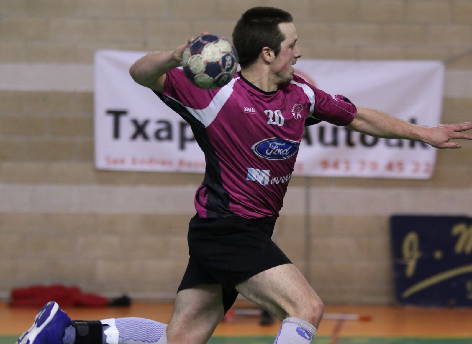 Garaipen erosoa lortu du Ford Mugarrik (33-23)