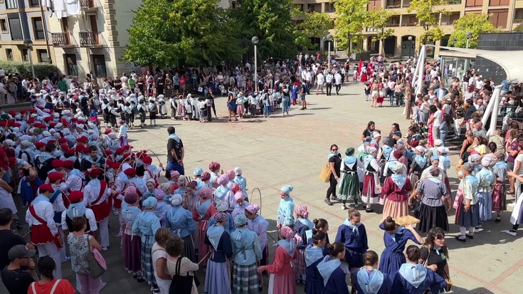 Egun ezin hobea Oñatiko 50. haurren eguna ospatzeko