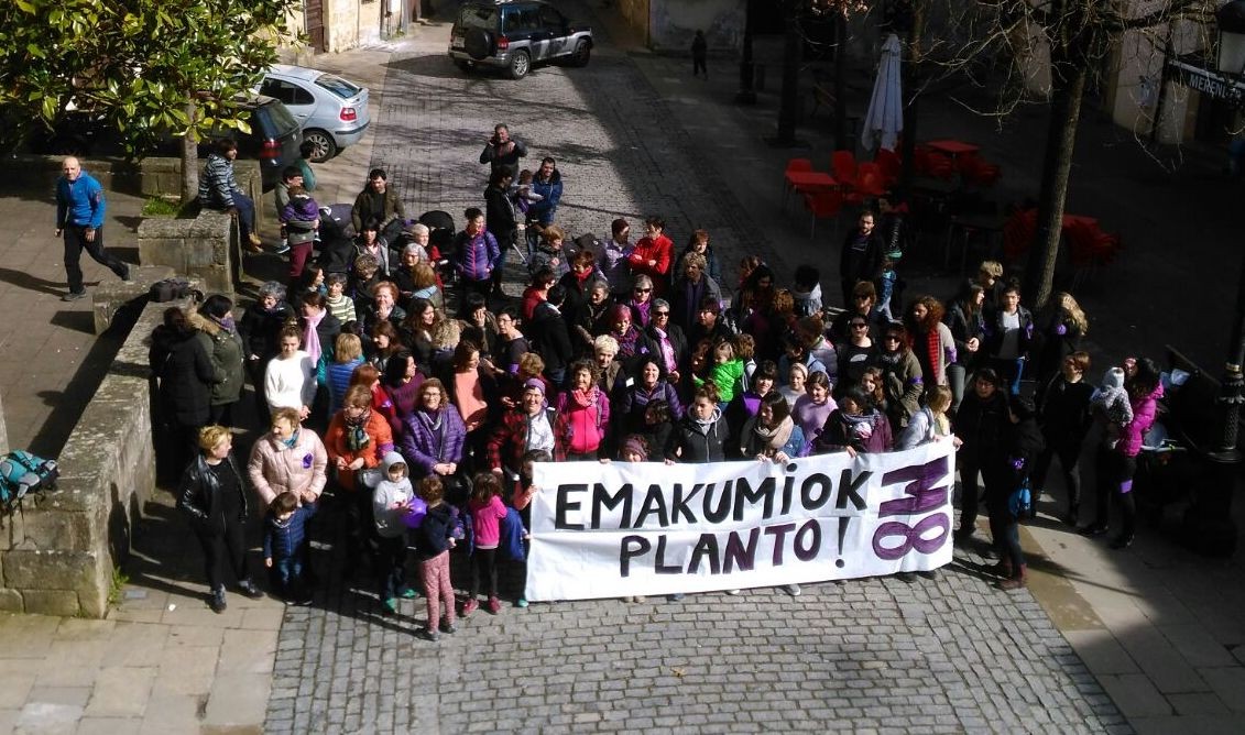 Indarkeria matxista salatzeko bilkura, domeka eguerdian