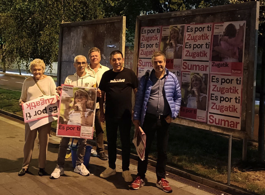 Yolanda Diazen aldeko botoa eskatzeko kartelak itsatsi dituzte Debagoiena Batuz taldekoek