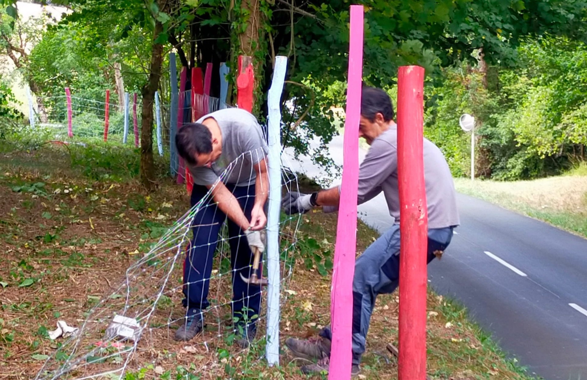 Gatz Bidean pausoak ematen, eta eginikoetan auzolana ardatz