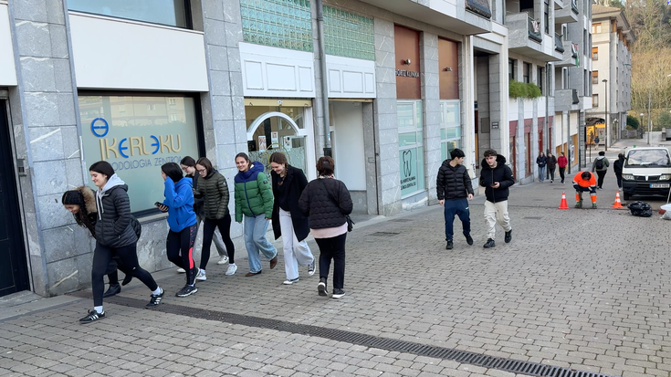 Bergarako Ikerleku kalea oinezkoentzat izateko eskaera, eta irakurketa politiko ezberdinak