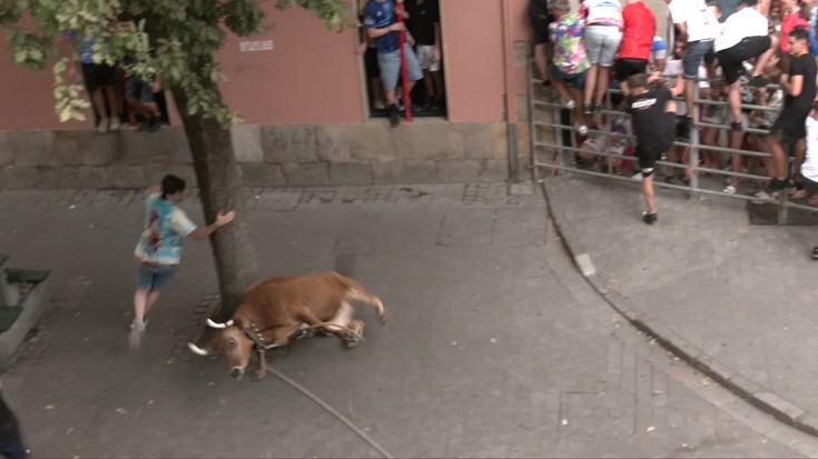 Aurten ere ez da sokamuturra falta izan Durana kalean