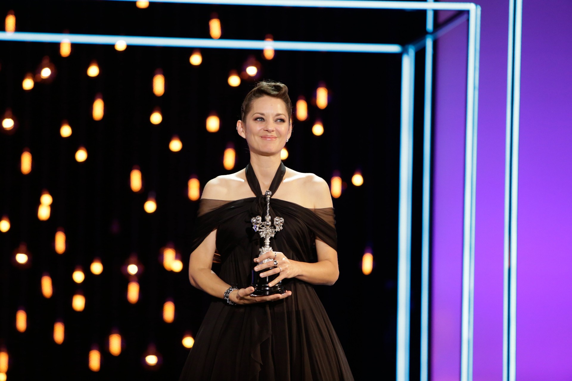 Marion Cotillard: "Eskerrik asko nire ibilbide zinematografikoari laguntzeagatik"