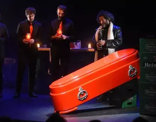 'El bar nuevo de cada día' antzerkirako sarrerak