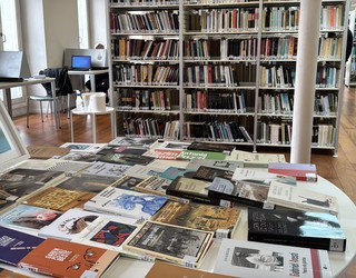 Iazko irakurle taldeen eskaintza mantenduko du Oñatiko udal liburutegiak