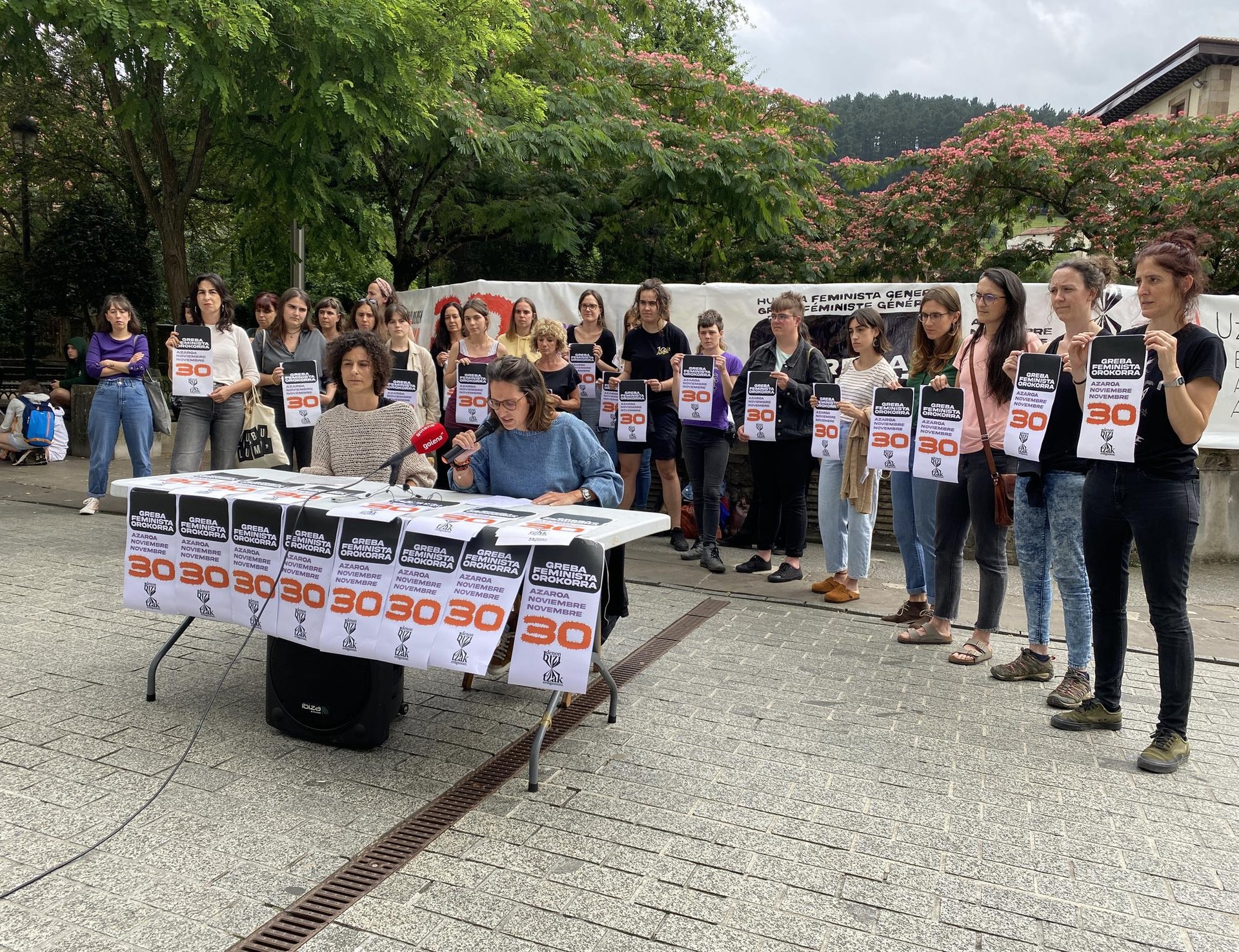 Azaroaren 30eko greba feminista orokorra antolatzen hasi dira Oñatin