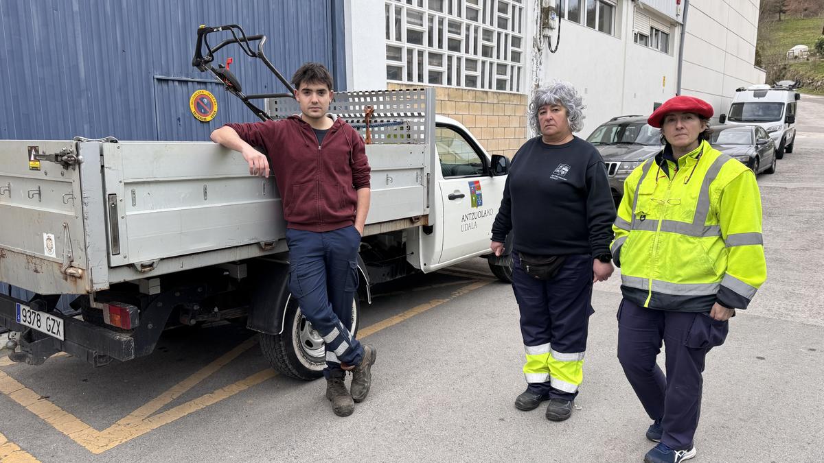 Lapurretaren ostean, erabilgarri daude Udalaren kamioneta eta mantentze-lanetarako tresneria