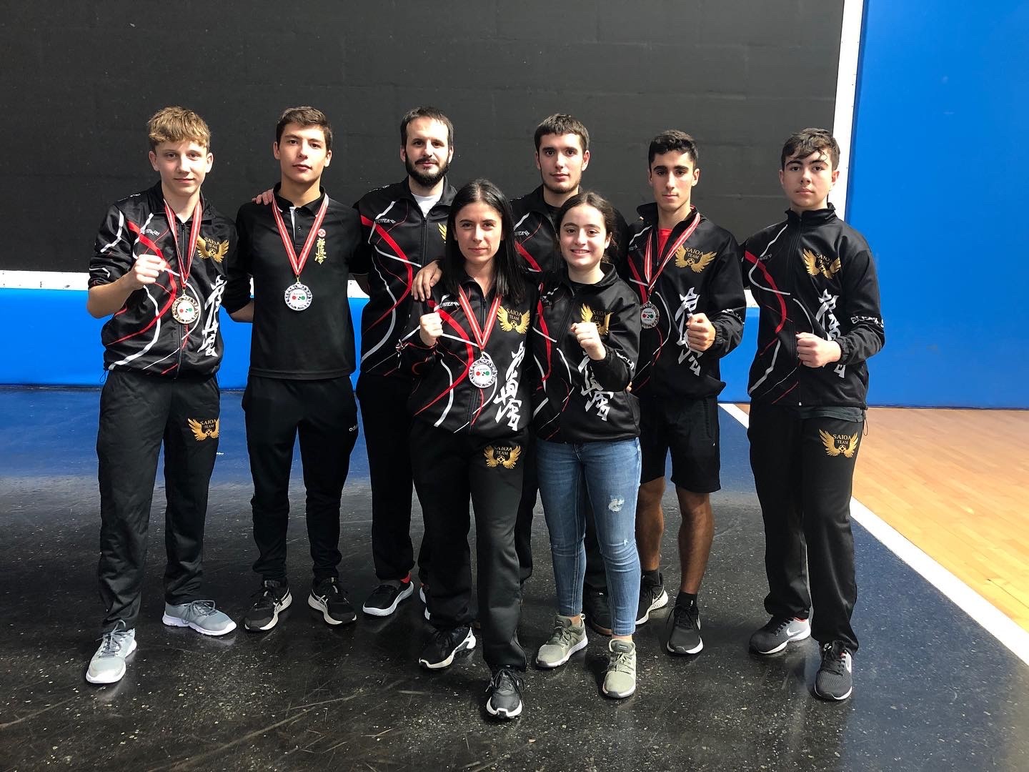 Lau dominarekin itzuli dira Saioakoak Euskadiko karate txapelketatik