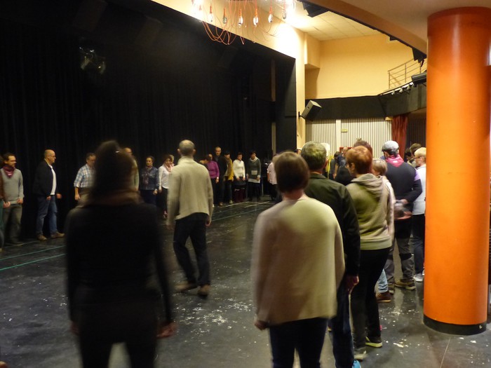 Giro bikainean, Okzitaniako dantzak ikasten - 14