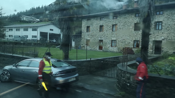 Bi autoren arteko istripua izan da Oñatitik Zubillagara bidean