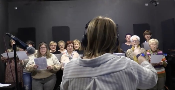 Eskoriatzako ereserkia estudioan grabatu dute