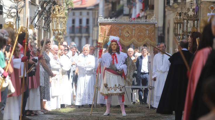 Zenbait partaide berrirekin, baina ohiko moldetan ospatu dute Corpus-prozesioa