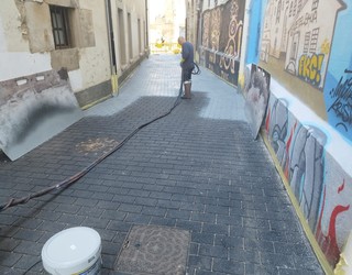 Azoka osteko bidea asfaltatzeko lanak gaur bukatuko dituzte