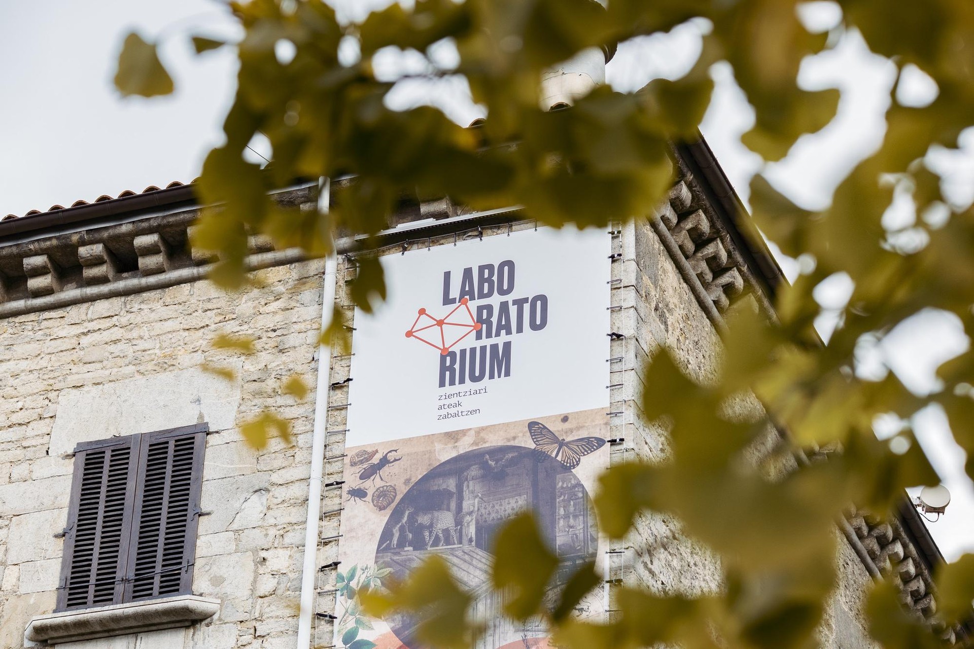 Ondare zientifikoa bisitarien esku jarriko du Laboratoriumek urrian