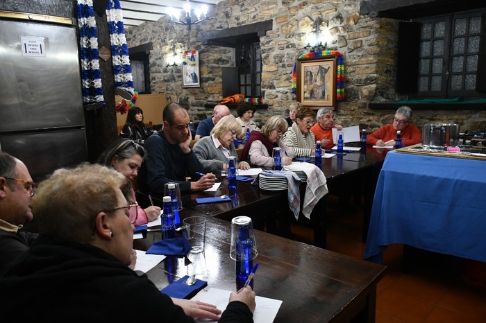 Bigarren saio bat antolatu dute torradak eta pellak egiten ikasteko